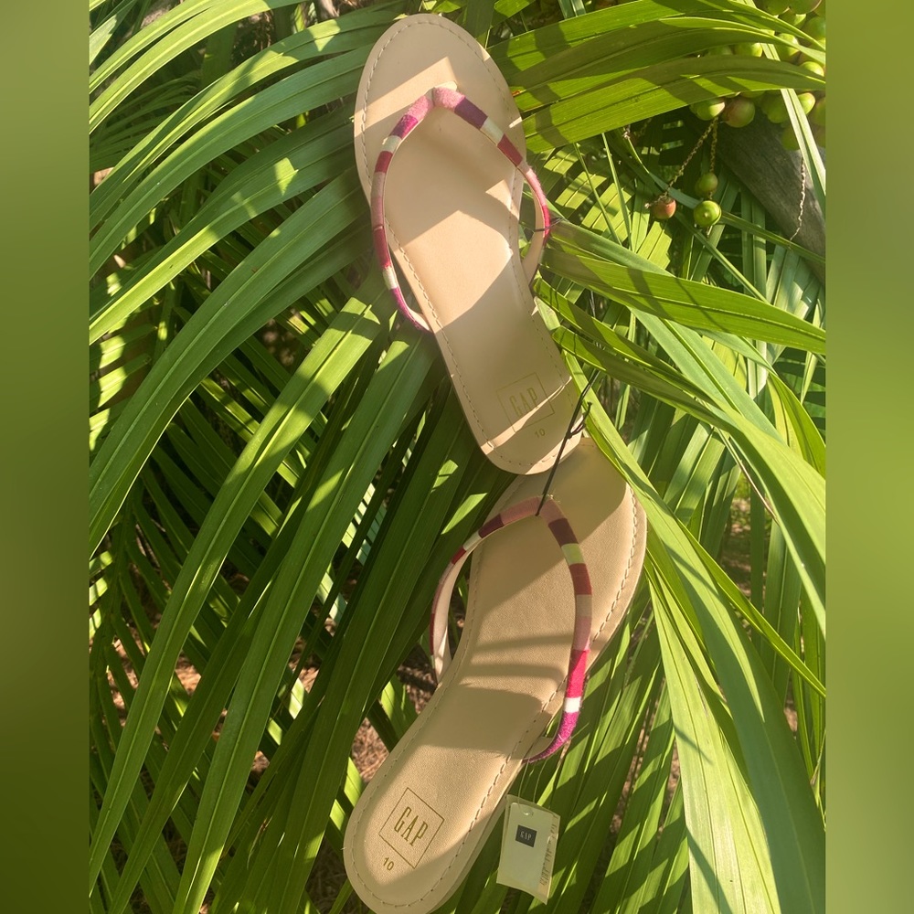 Gap flip flops size 10 multi pink purple rose white material wrapped